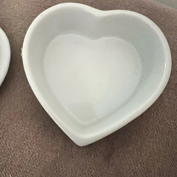 Vintage Smithsonian by Kakiemon Heart Floral Hand Painted Trinket Box Made Japan - Picture 9 of 10